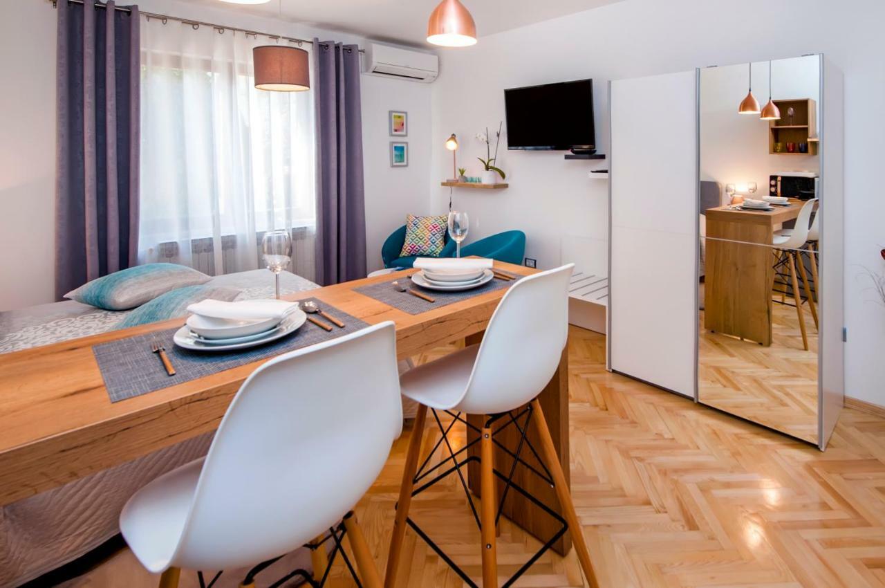 Studio Apartment Noah Ровин Екстериор снимка