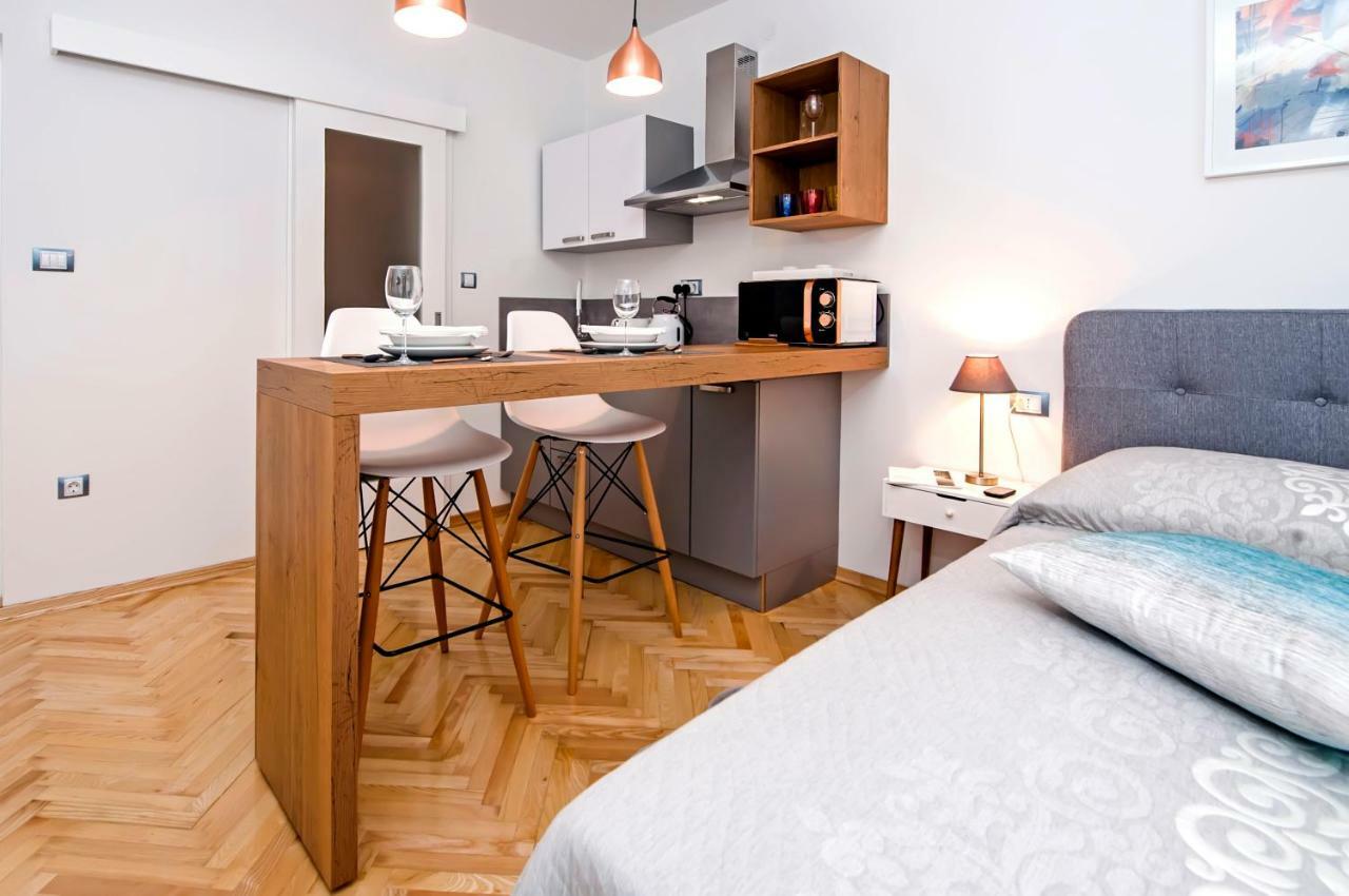 Studio Apartment Noah Ровин Екстериор снимка