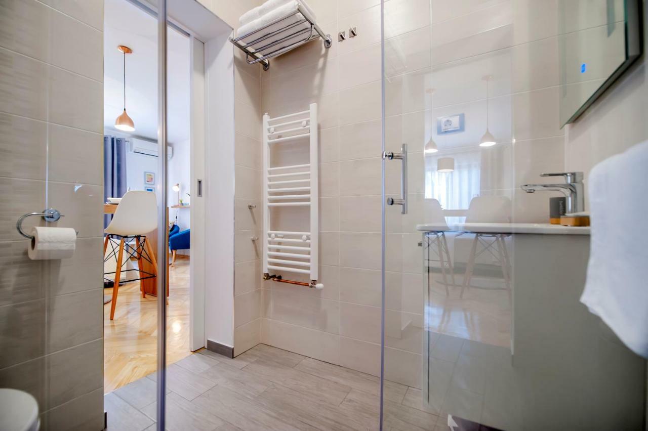 Studio Apartment Noah Ровин Екстериор снимка